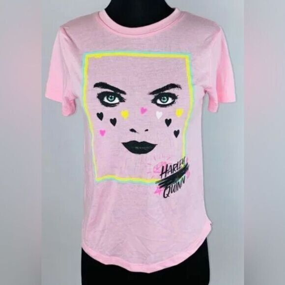 NWT Birds of Prey Women’s Pink Short Sleeve Graphic Tee Shirt Harley Quinn - S - Picture 1 of 7